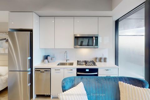 Photo 8 at 1014 - 195 McCaul Street, Chinatown, Toronto