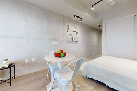 Photo 10 at 1014 - 195 McCaul Street, Chinatown, Toronto