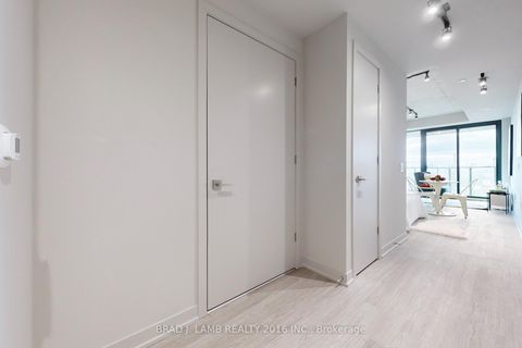 Photo 17 at 1014 - 195 McCaul Street, Chinatown, Toronto