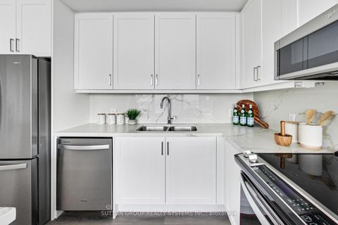 Photo 4 at 1503 - 20 Gatineau Drive, Beverley Glen, Vaughan