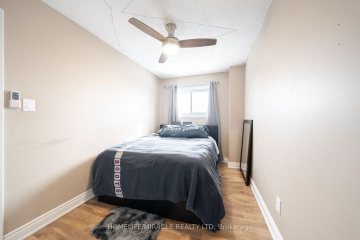Photo 7 at 150 - 150 Enderby Crescent, Southgate, Brampton