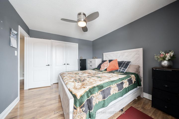 Photo 9 at 150 - 150 Enderby Crescent, Southgate, Brampton