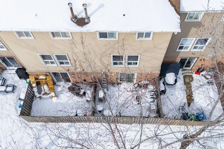 Photo 23 at 150 - 150 Enderby Crescent, Southgate, Brampton