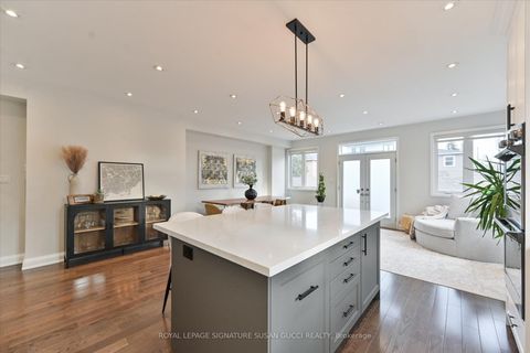 Photo 10 at 811 Cosburn Avenue, East York, Toronto