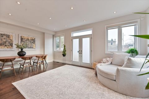 Photo 17 at 811 Cosburn Avenue, East York, Toronto