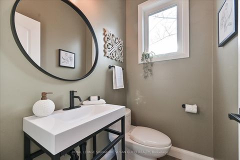 Photo 20 at 811 Cosburn Avenue, East York, Toronto