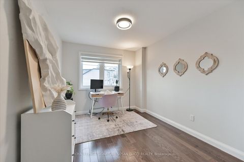 Photo 31 at 811 Cosburn Avenue, East York, Toronto