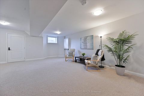 Photo 36 at 811 Cosburn Avenue, East York, Toronto