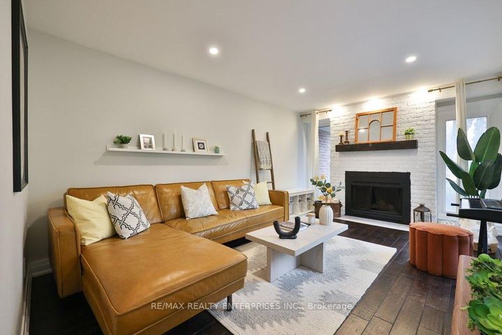 Photo 9 at 1106 Kos Boulevard, Lorne Park, Mississauga