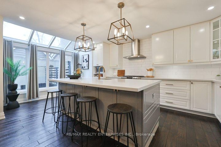 Photo 10 at 1106 Kos Boulevard, Lorne Park, Mississauga