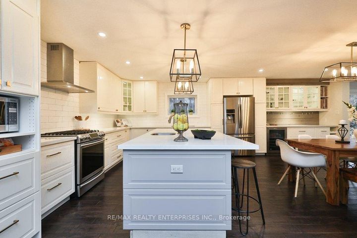 Photo 11 at 1106 Kos Boulevard, Lorne Park, Mississauga