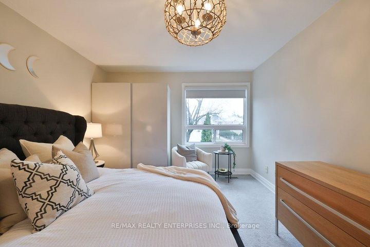 Photo 18 at 1106 Kos Boulevard, Lorne Park, Mississauga