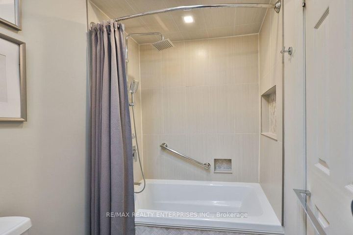 Photo 25 at 1106 Kos Boulevard, Lorne Park, Mississauga