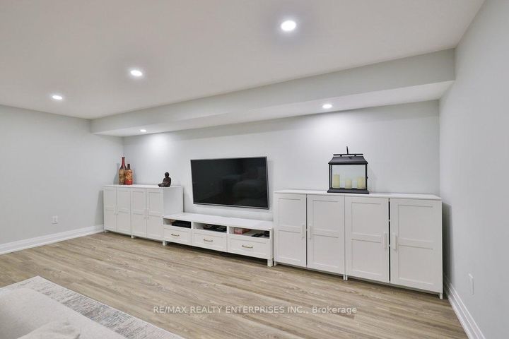 Photo 30 at 1106 Kos Boulevard, Lorne Park, Mississauga