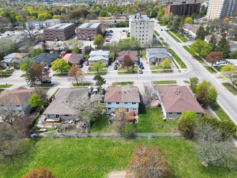 Photo 5 at 39 SYLVIA Street, Grove East, Barrie