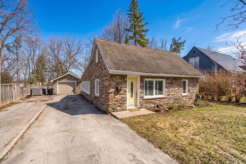 Photo 1 at 45 GROVE Street W, Queen's Park, Barrie