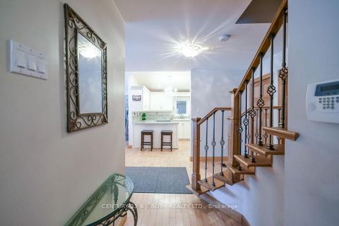 Photo 4 at 45 GROVE Street W, Queen's Park, Barrie