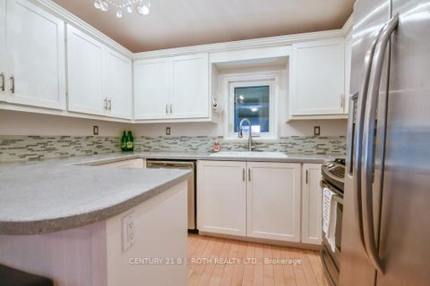 Photo 7 at 45 GROVE Street W, Queen's Park, Barrie