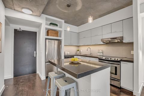 Photo 3 at 636 - 55 Stewart Street, Waterfront Communities C1, Toronto