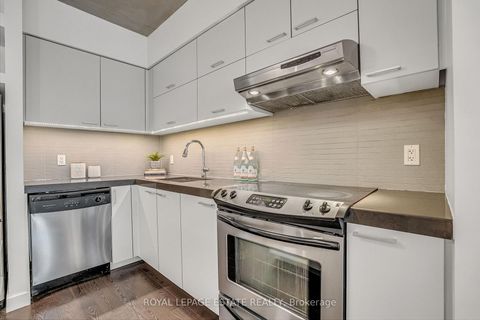 Photo 6 at 636 - 55 Stewart Street, Waterfront Communities C1, Toronto