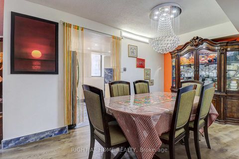 Photo 6 at 605 - 757 Victoria Park Avenue, Oakridge, Toronto