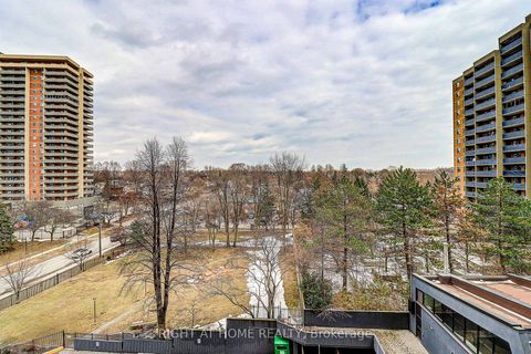 Photo 10 at 605 - 757 Victoria Park Avenue, Oakridge, Toronto