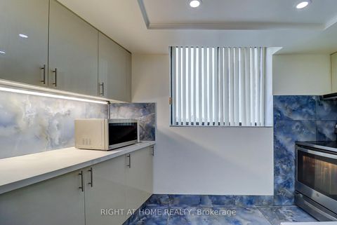 Photo 12 at 605 - 757 Victoria Park Avenue, Oakridge, Toronto