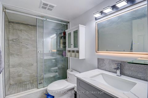 Photo 23 at 605 - 757 Victoria Park Avenue, Oakridge, Toronto