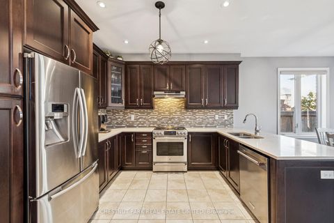 Photo 7 at 67 Hatton Garden Road, Vellore Village, Vaughan