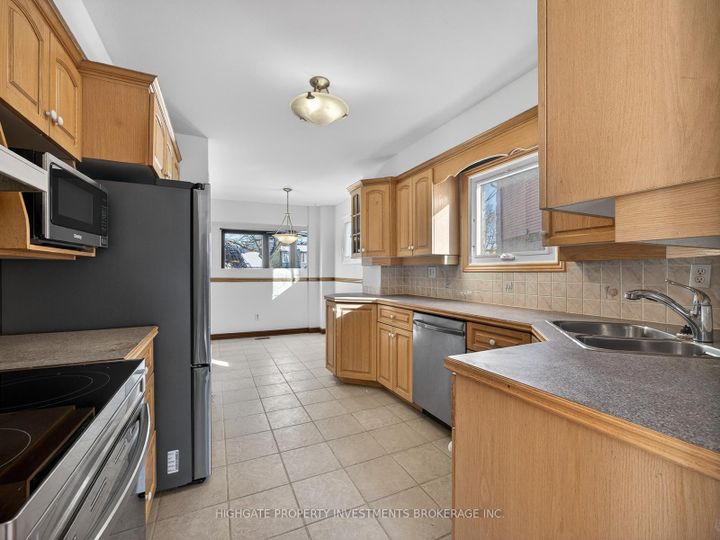 Photo 8 at 739 Edgewood Road, Amberlea, Pickering