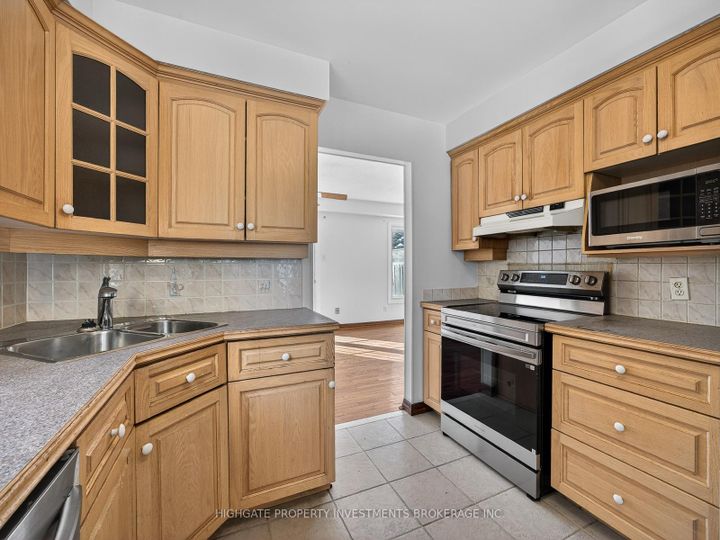 Photo 10 at 739 Edgewood Road, Amberlea, Pickering