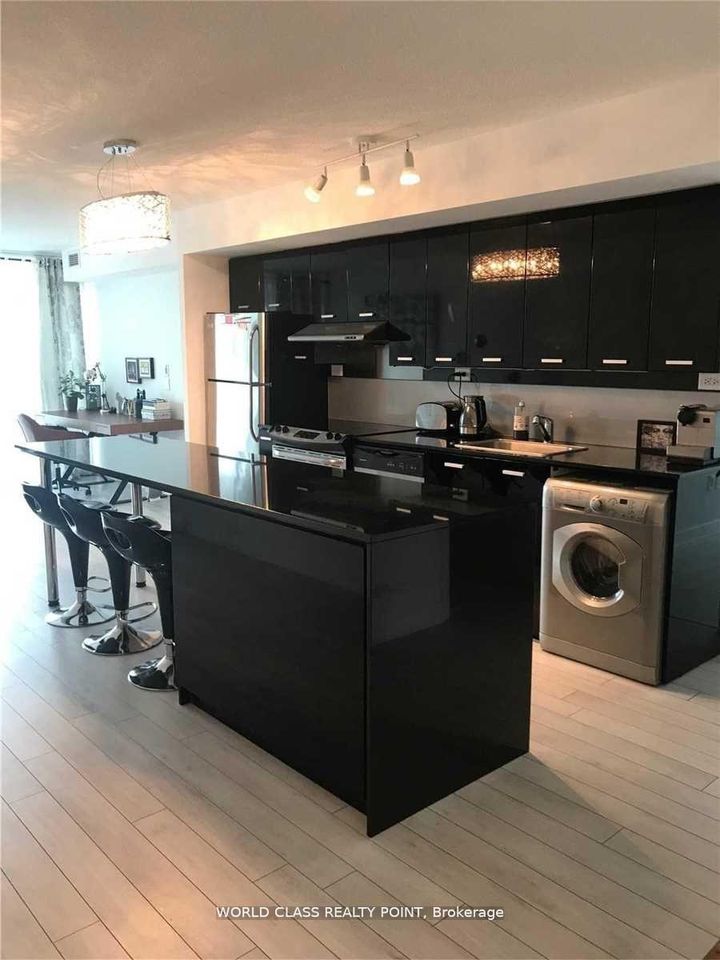 Photo 3 at 611 - 33 Singer Court, Bayview Village, Toronto