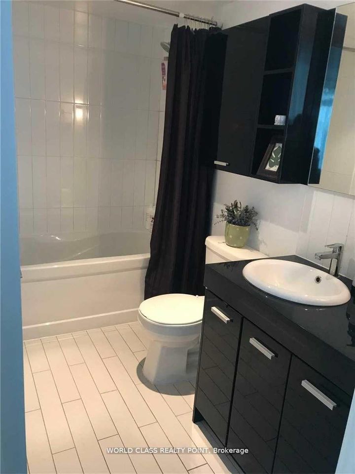 Photo 10 at 611 - 33 Singer Court, Bayview Village, Toronto