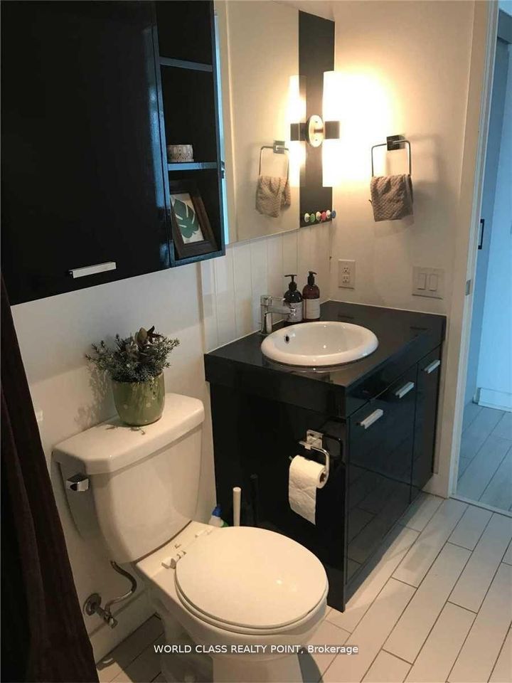 Photo 11 at 611 - 33 Singer Court, Bayview Village, Toronto