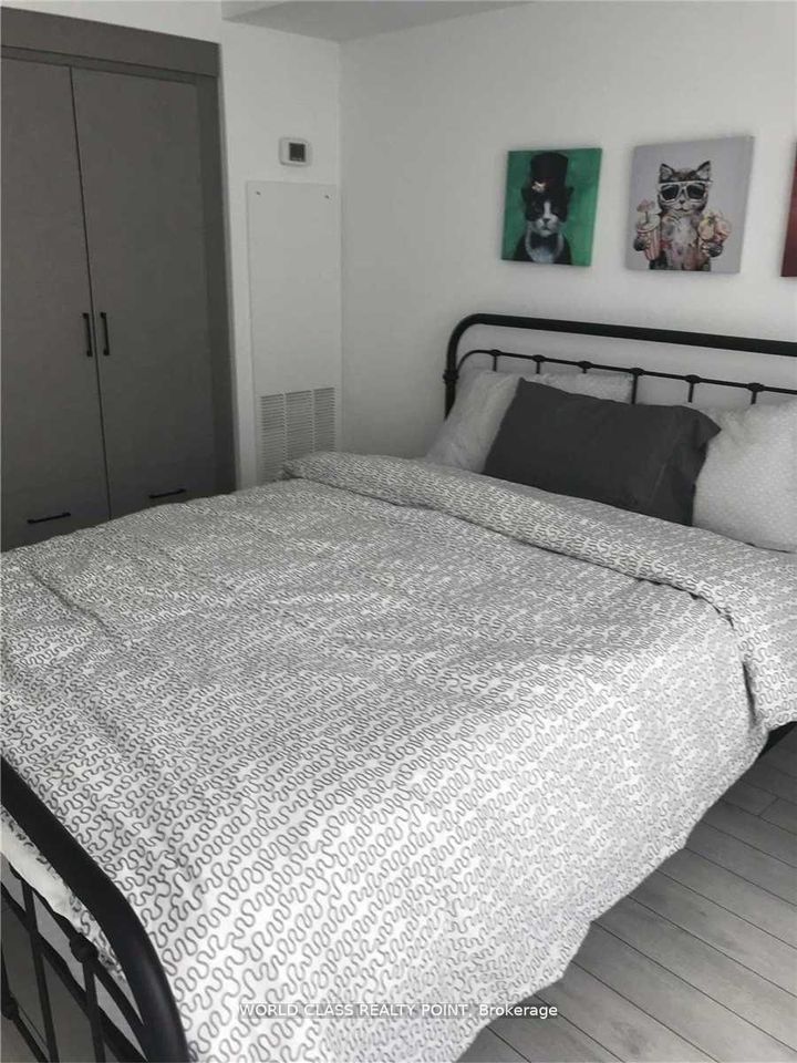 Photo 12 at 611 - 33 Singer Court, Bayview Village, Toronto