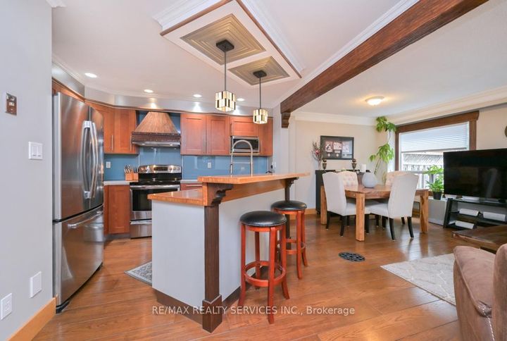 Photo 5 at 8 Collins Crescent, Brampton North, Brampton