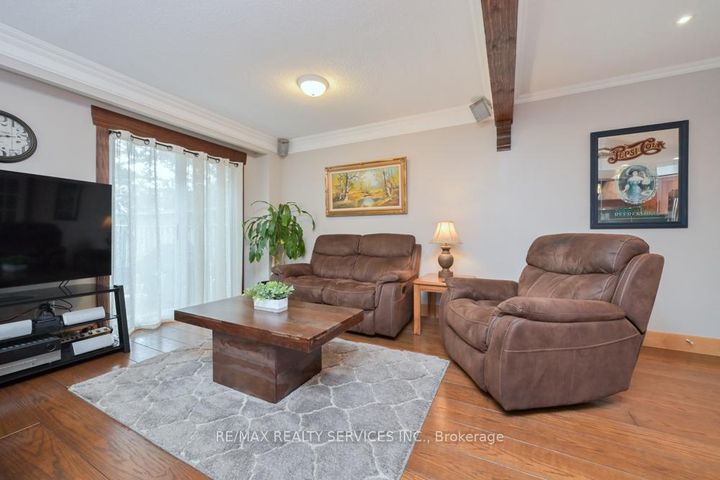 Photo 7 at 8 Collins Crescent, Brampton North, Brampton