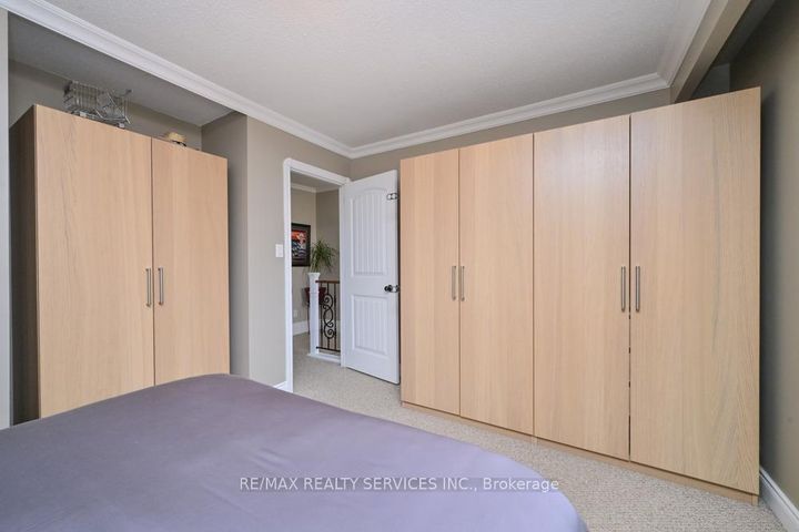 Photo 16 at 8 Collins Crescent, Brampton North, Brampton