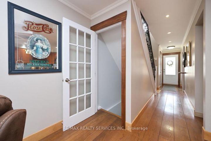 Photo 23 at 8 Collins Crescent, Brampton North, Brampton