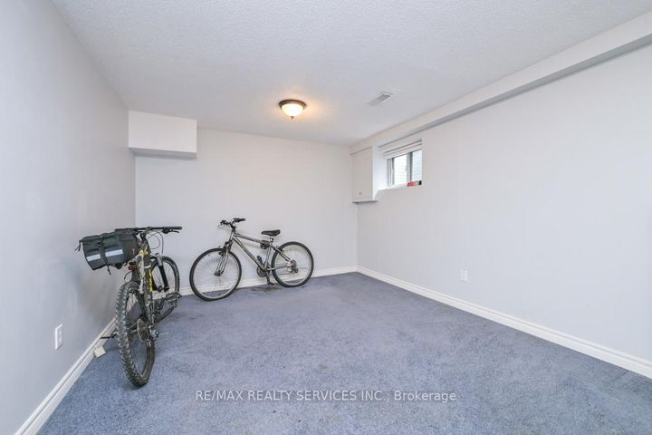 Photo 26 at 8 Collins Crescent, Brampton North, Brampton