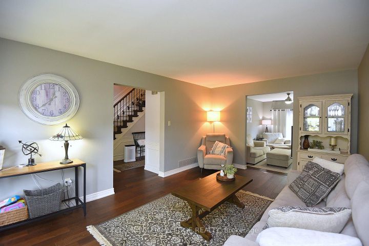 Photo 4 at 18 Charterhouse Crescent, Ancaster, Hamilton