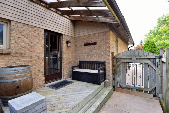 Photo 33 at 18 Charterhouse Crescent, Ancaster, Hamilton