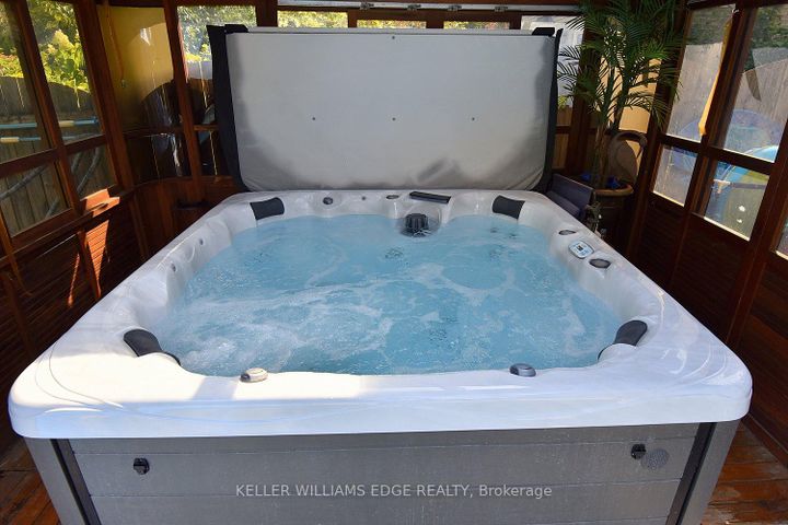 Photo 34 at 18 Charterhouse Crescent, Ancaster, Hamilton