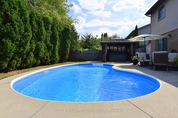 Photo 35 at 18 Charterhouse Crescent, Ancaster, Hamilton