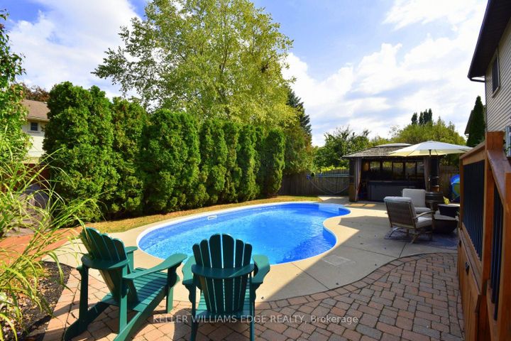 Photo 37 at 18 Charterhouse Crescent, Ancaster, Hamilton