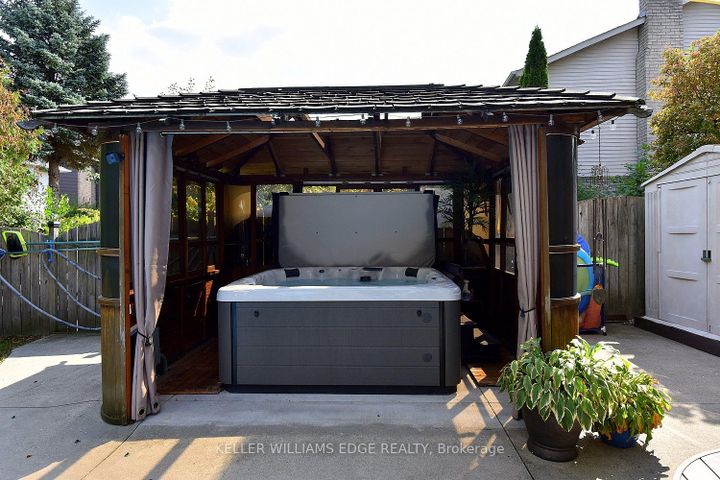 Photo 39 at 18 Charterhouse Crescent, Ancaster, Hamilton