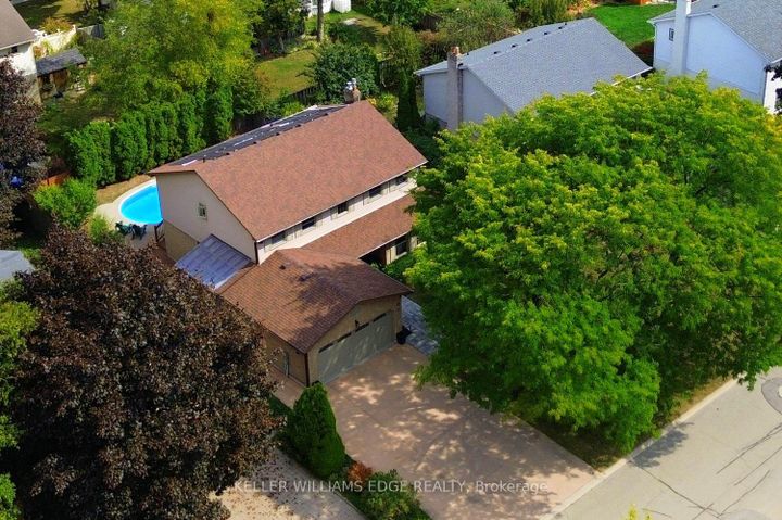 Photo 43 at 18 Charterhouse Crescent, Ancaster, Hamilton