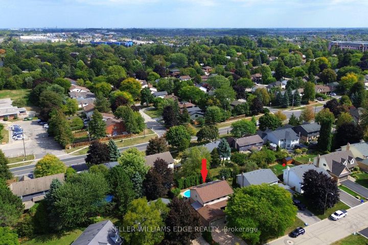 Photo 44 at 18 Charterhouse Crescent, Ancaster, Hamilton