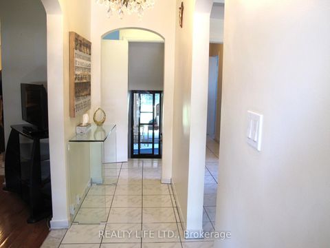 Photo 2 at 4 Rosalie Avenue, CFB, Toronto