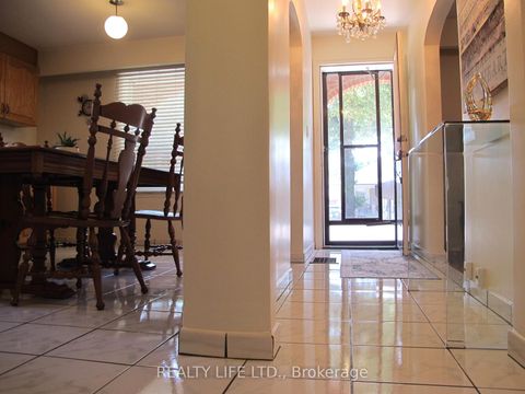 Photo 12 at 4 Rosalie Avenue, CFB, Toronto